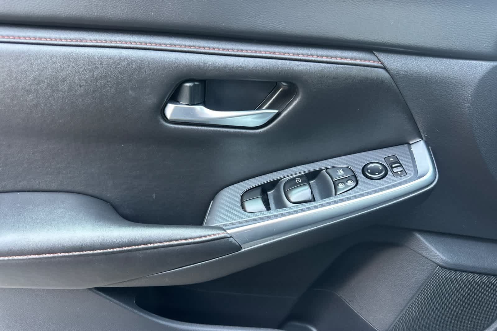 Used 2025 Nissan Sentra SR FWD image 12