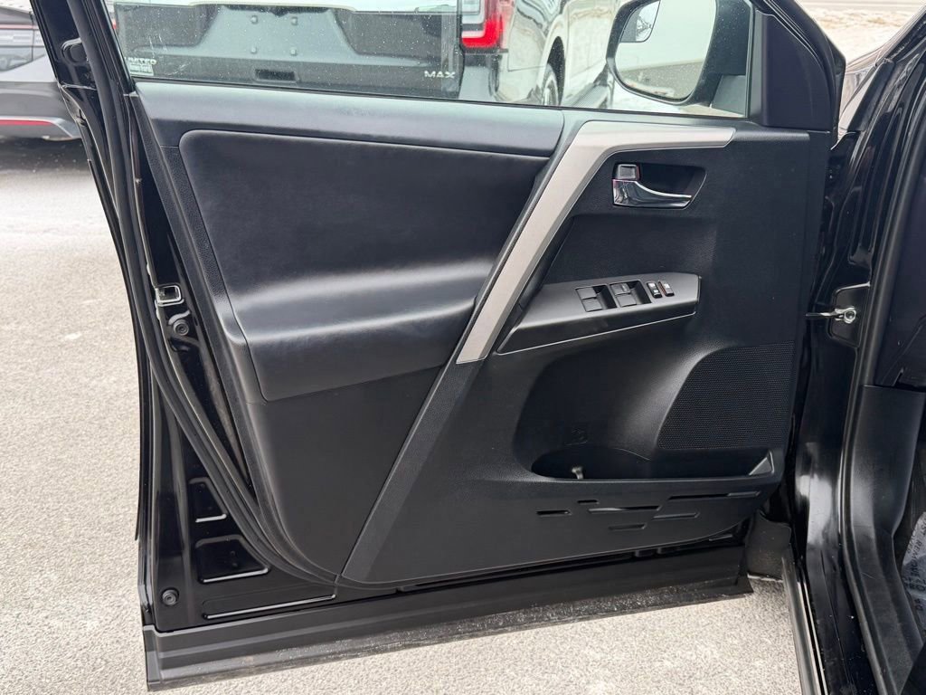 Used 2017 Toyota RAV4 XLE image 12