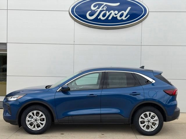 Certified 2023 Ford Escape Active w/ Tech Pack #2 AWD/4WD image 2