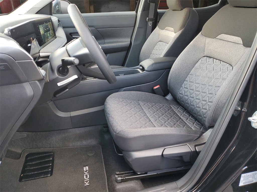 Used 2025 Nissan Kicks SV image 43