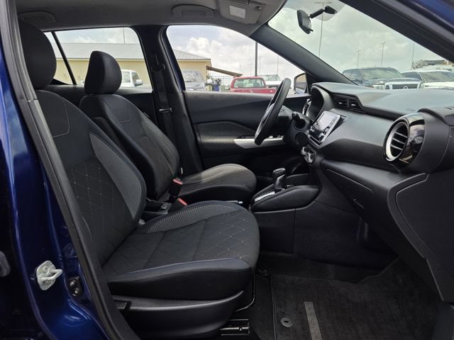 Used 2018 Nissan Kicks SV FWD image 25