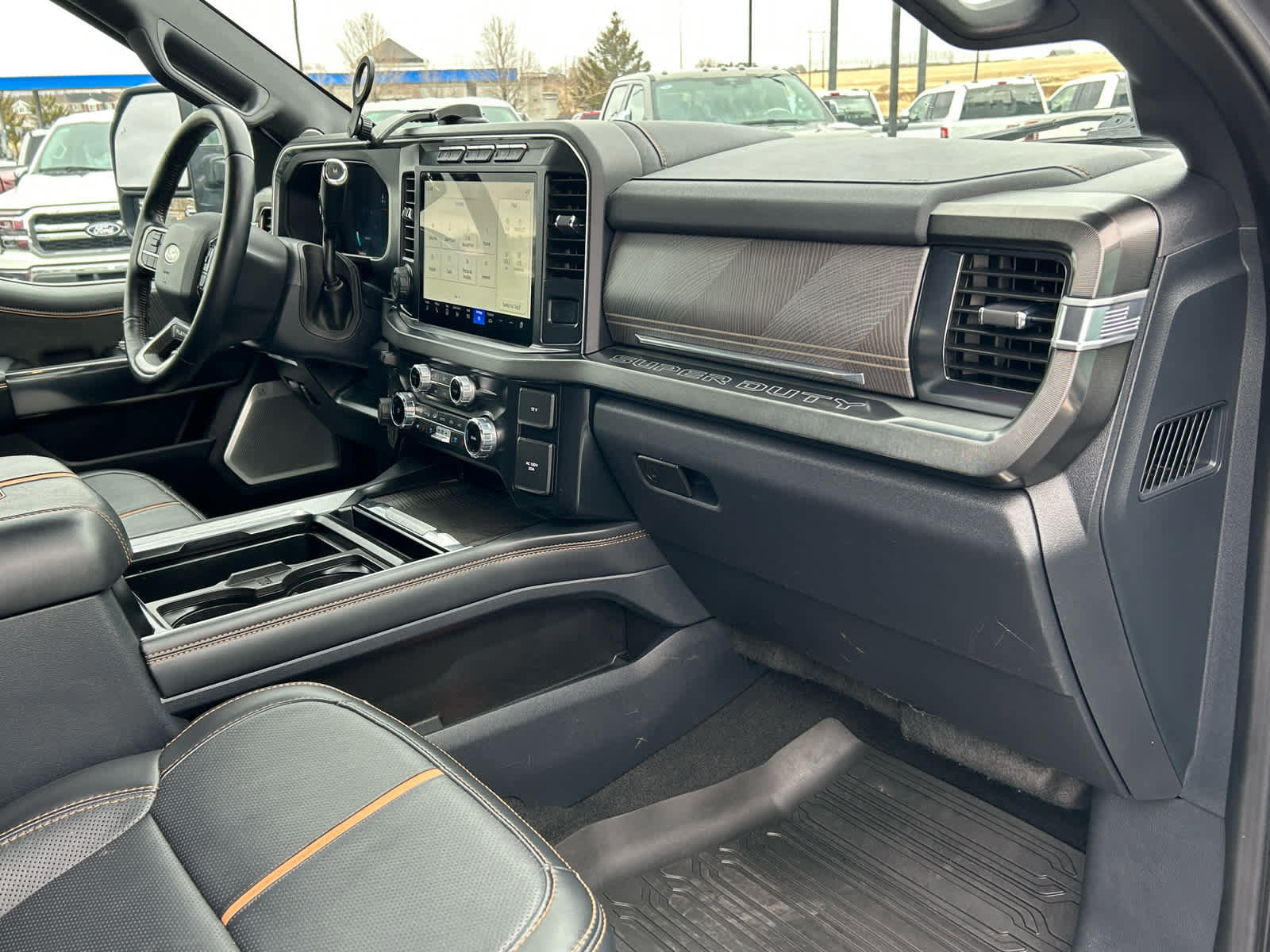 Certified 2023 Ford F350 Platinum w/ Tremor Off-Road Package image 17