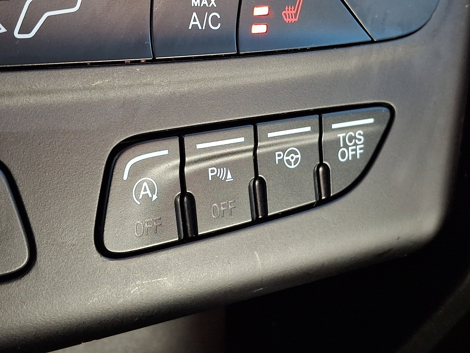 Certified 2019 Ford Escape Titanium image 32