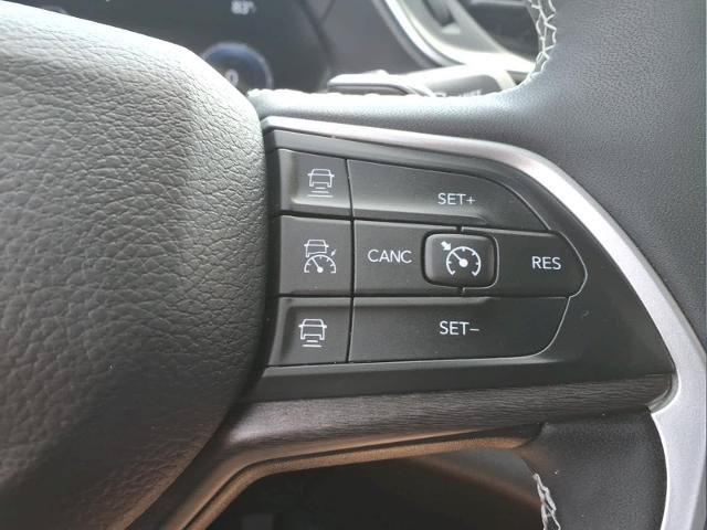 Used 2023 Jeep Grand Cherokee L Limited AWD/4WD image 30