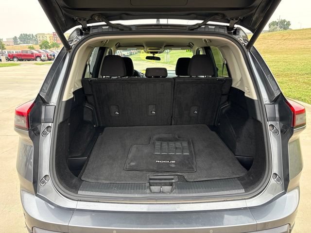 Used 2025 Nissan Rogue SV AWD/4WD image 11
