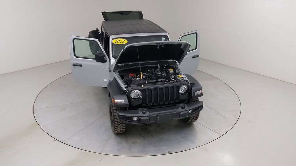 Used 2023 Jeep Wrangler Willys AWD/4WD image 40