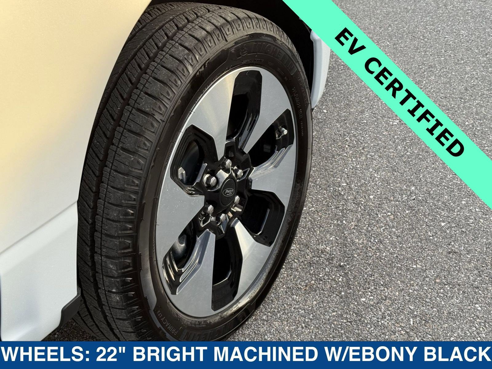 Certified 2025 Ford F150 Lightning Platinum image 13