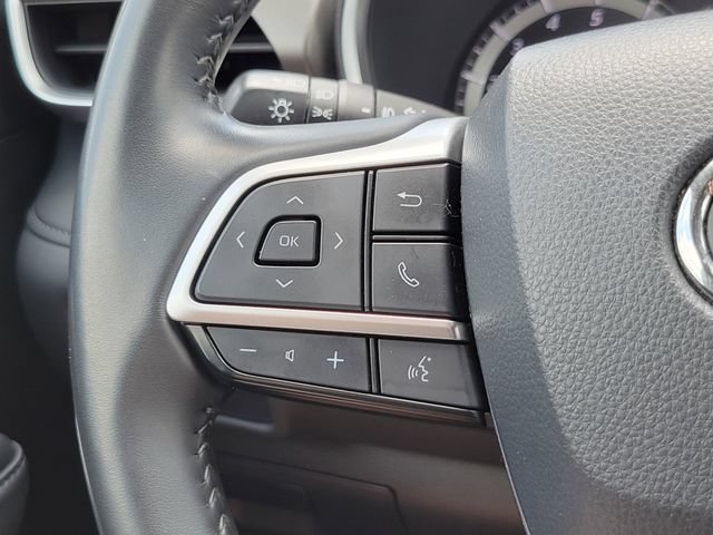 Used 2022 Toyota Highlander XLE AWD/4WD image 14