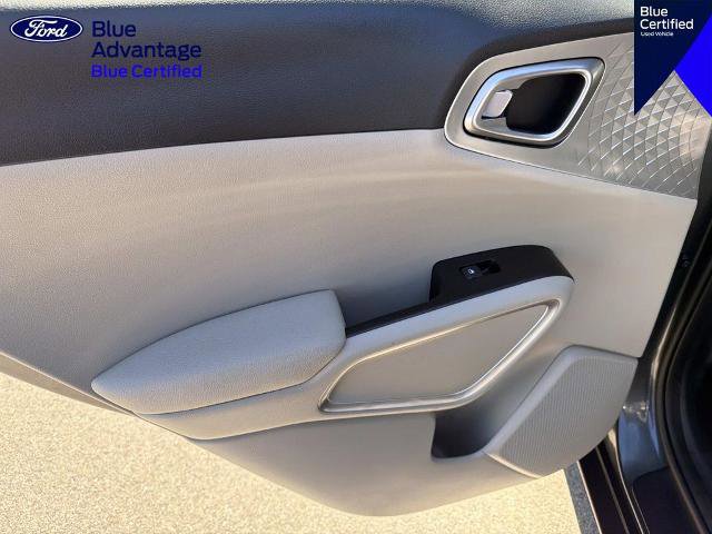 Used 2025 Kia Soul LX FWD image 12
