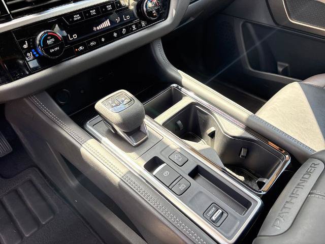 Used 2024 Nissan Pathfinder Platinum w/ Black Appearance Package FWD image 28