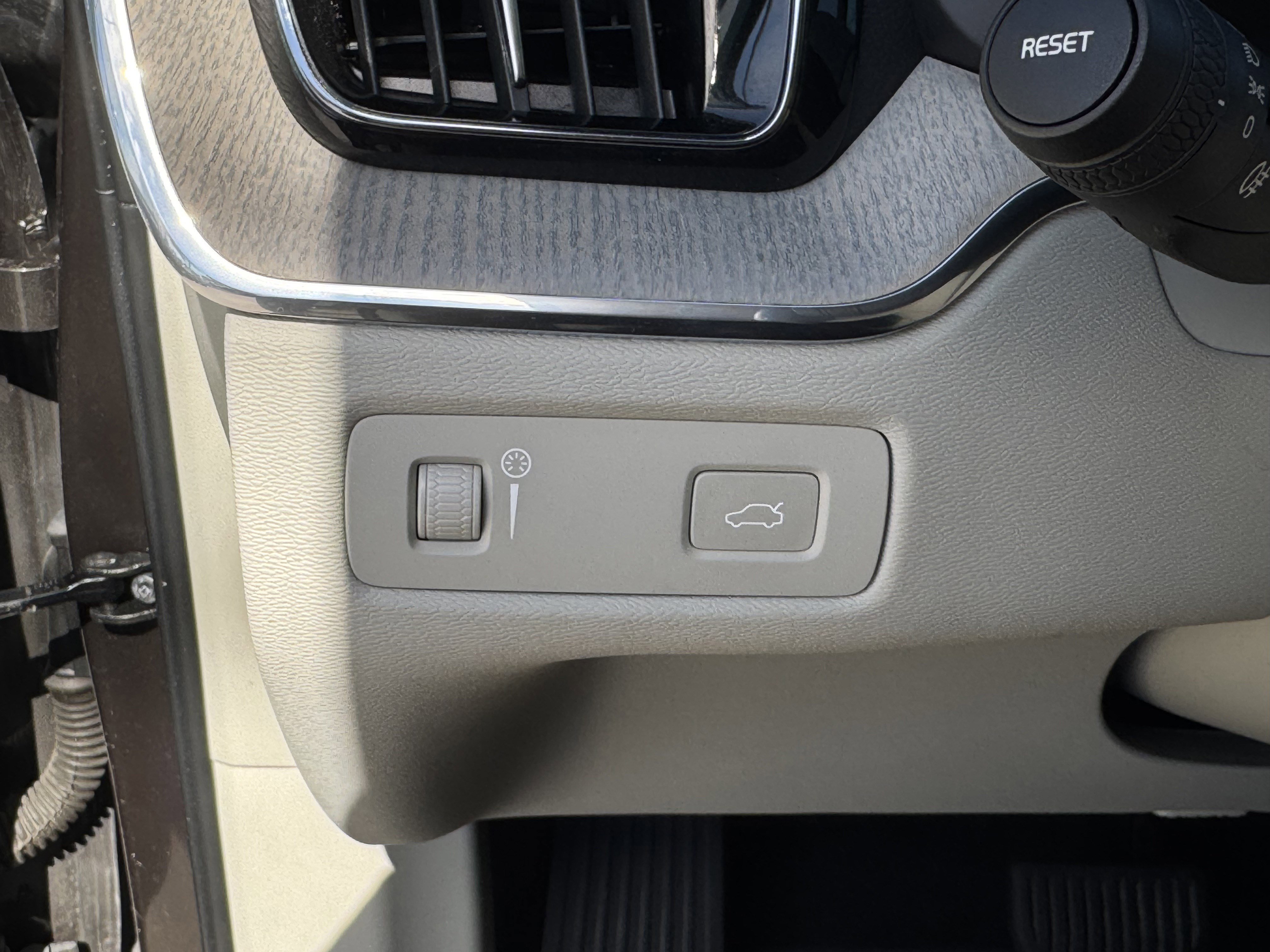 Used 2021 Volvo XC60 T5 Inscription image 23