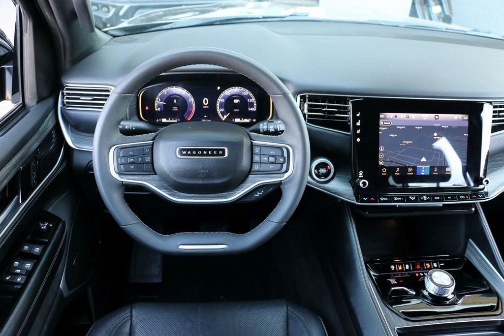 Used 2024 Jeep Wagoneer L Series II image 24