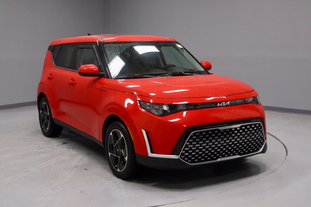 Used 2025 Kia Soul EX FWD image 1