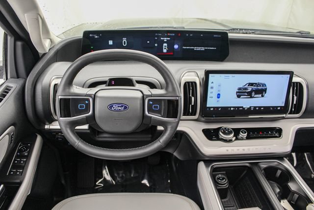 Certified 2025 Ford Expedition Active AWD/4WD image 26