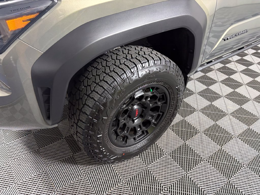 Used 2024 Toyota Tacoma TRD Off-Road w/ TRD Off Road Premium Package AWD/4WD image 9