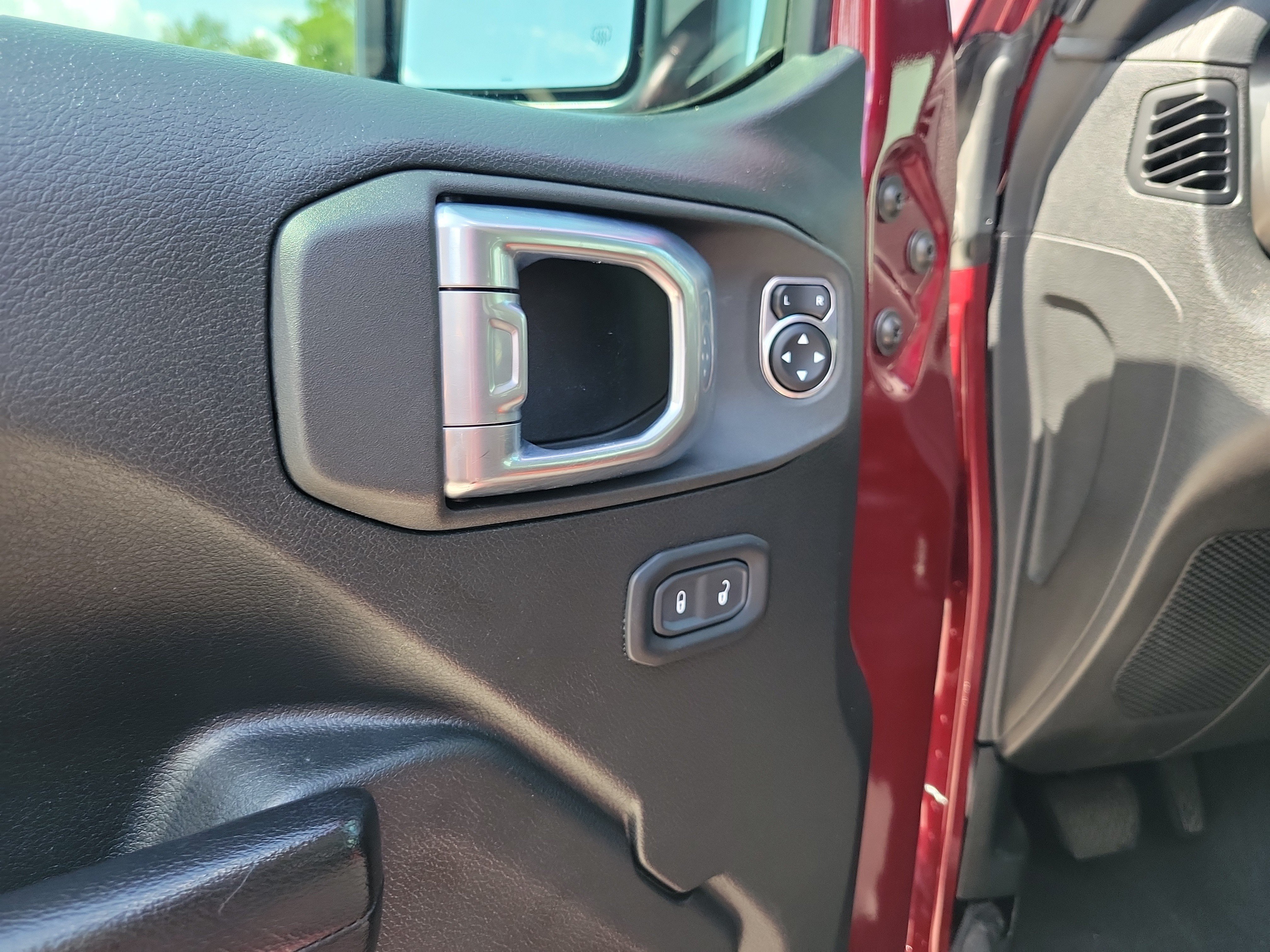 Used 2021 Jeep Wrangler Unlimited Sport AWD/4WD image 18
