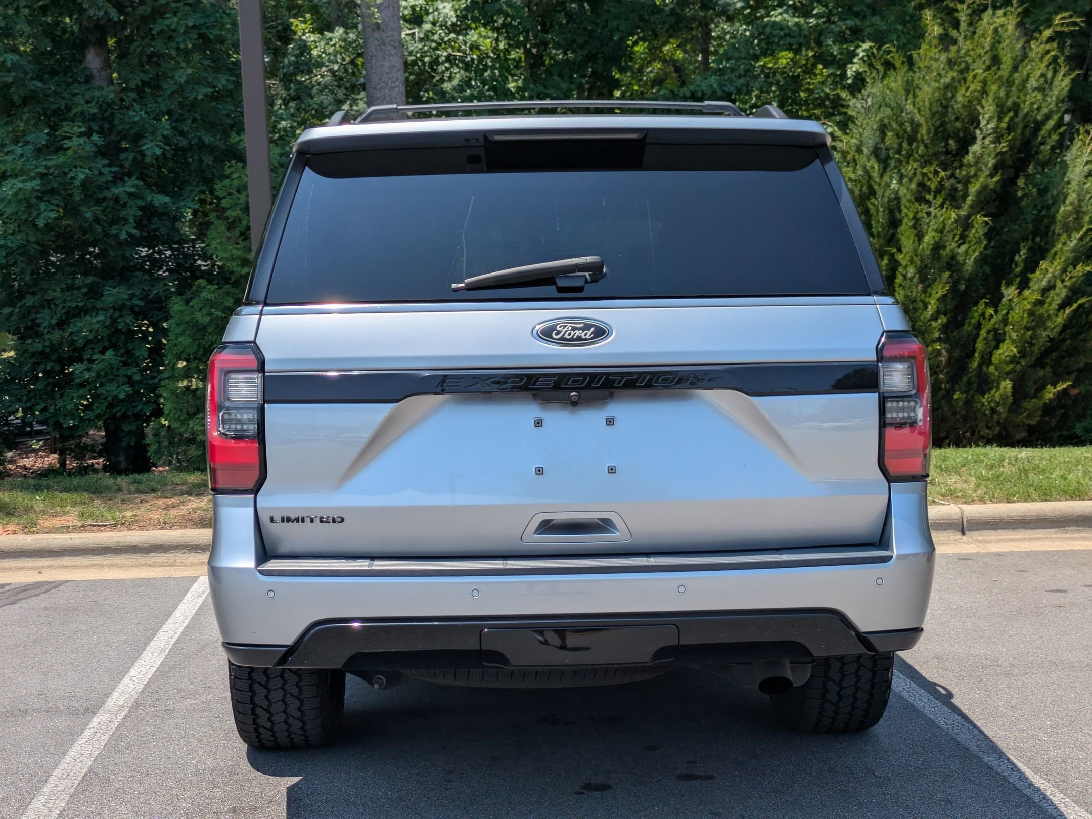 Certified 2020 Ford Expedition Limited w/ Equipment Group 303A AWD/4WD image 4