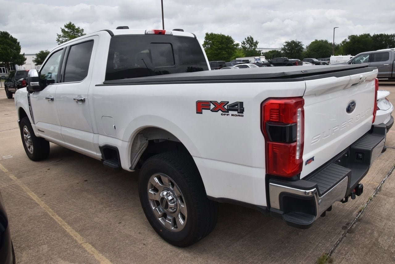 Certified 2025 Ford F250 Lariat w/ Lariat Ultimate Package AWD/4WD image 6