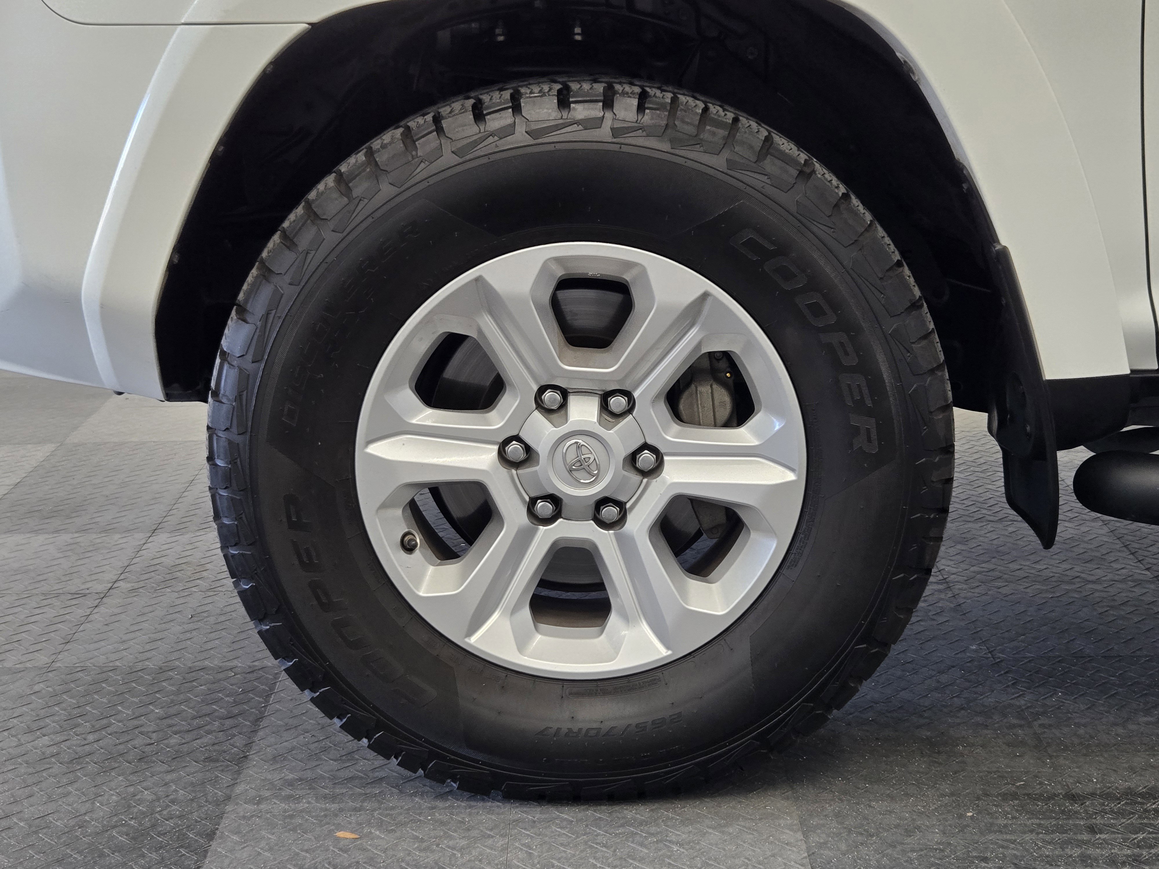 Used 2021 Toyota 4Runner SR5 Premium image 9