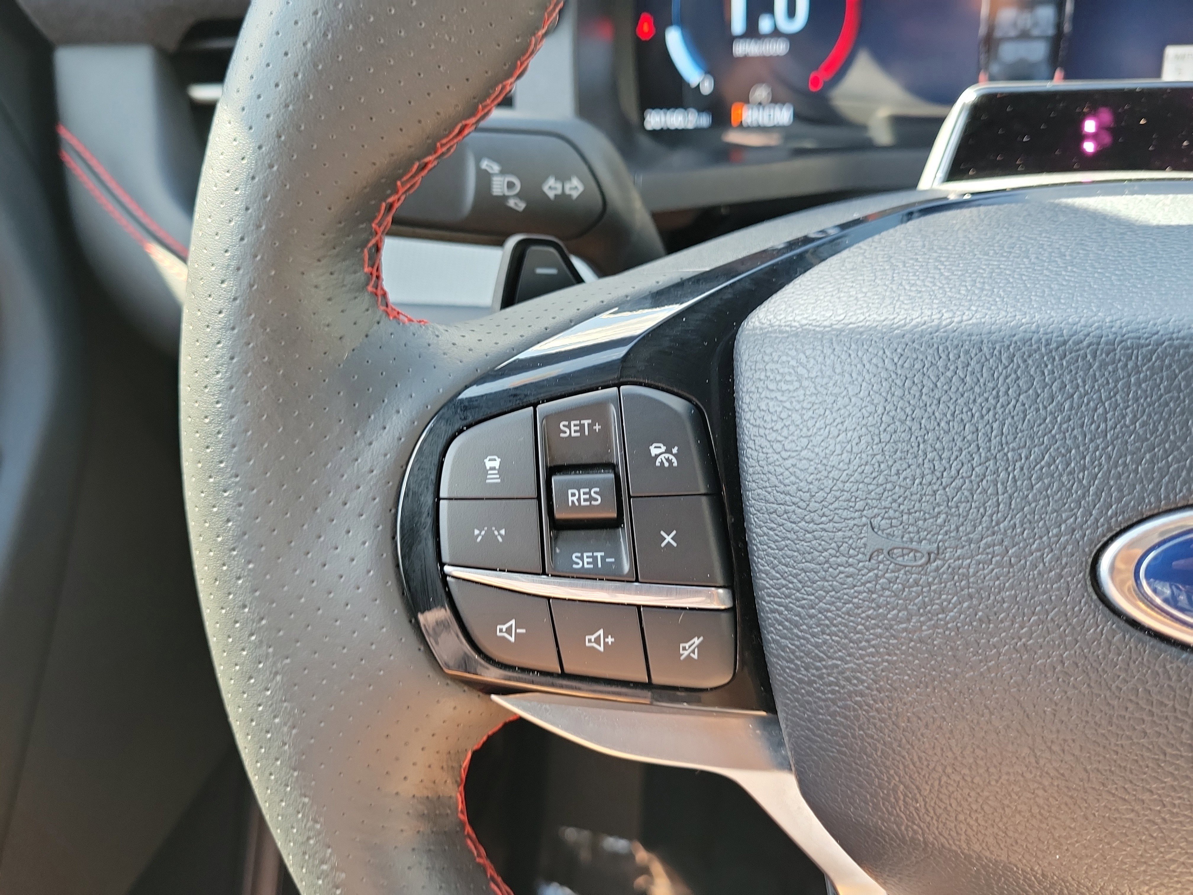 Certified 2025 Ford Explorer ST w/ Sun And Sound Package image 26