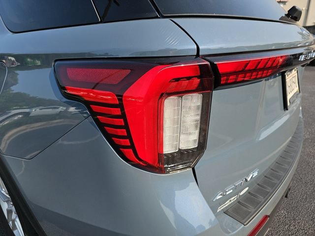 Certified 2025 Ford Explorer Active w/ Active Comfort Package RWD image 37