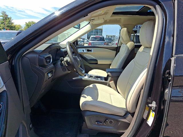 Certified 2020 Ford Explorer Platinum w/ Premium Technology Package AWD/4WD image 17