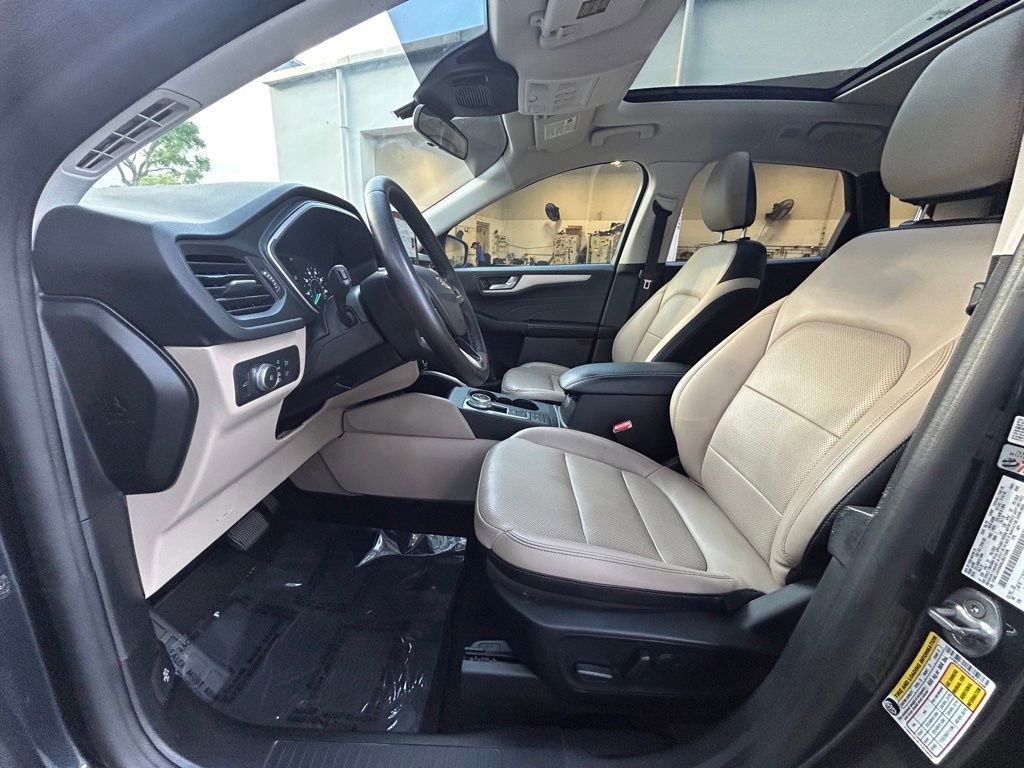 Certified 2022 Ford Escape SEL FWD image 11