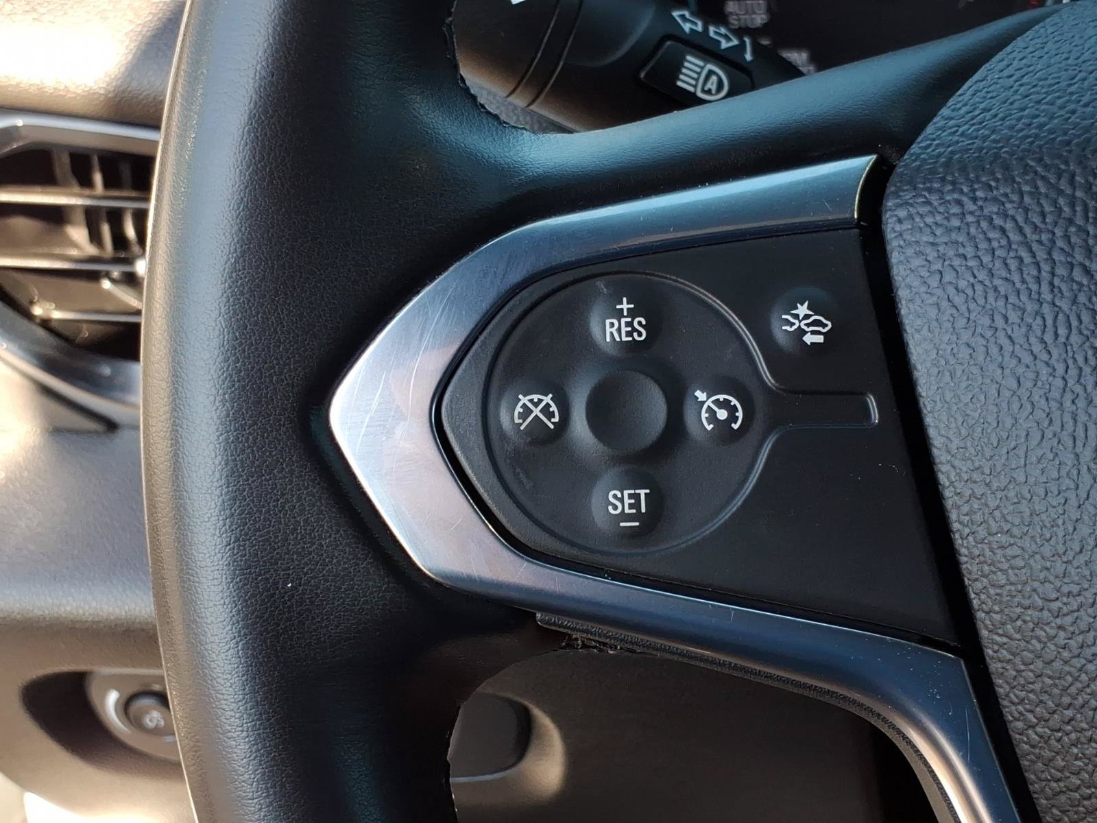 Used 2023 Chevrolet Traverse LT FWD image 25