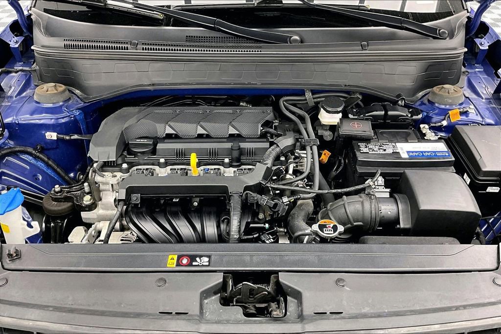 Used 2022 Hyundai Venue SEL FWD image 12