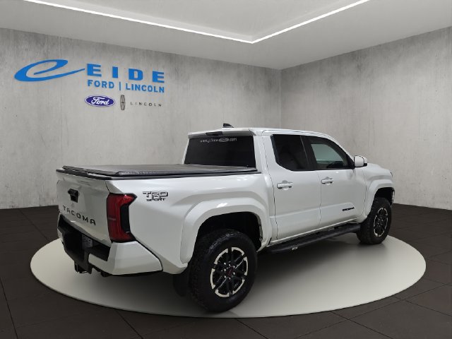 Used 2024 Toyota Tacoma TRD Sport AWD/4WD image 8