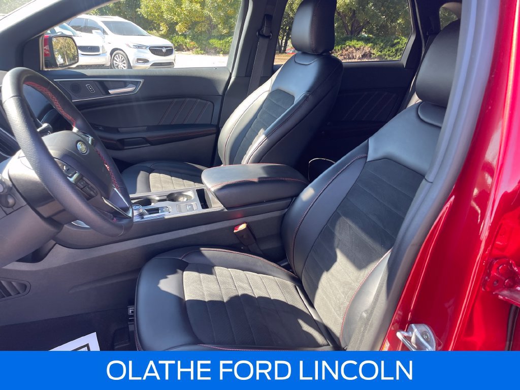 Certified 2024 Ford Edge ST-Line AWD/4WD image 12