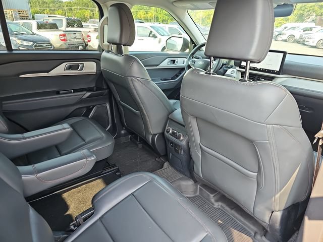 Certified 2025 Ford Explorer Active w/ Active Comfort Package RWD image 11