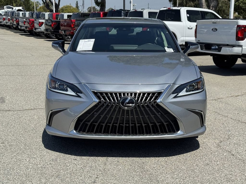 Used 2023 Lexus ES 250 w/ Premium Package AWD/4WD image 2