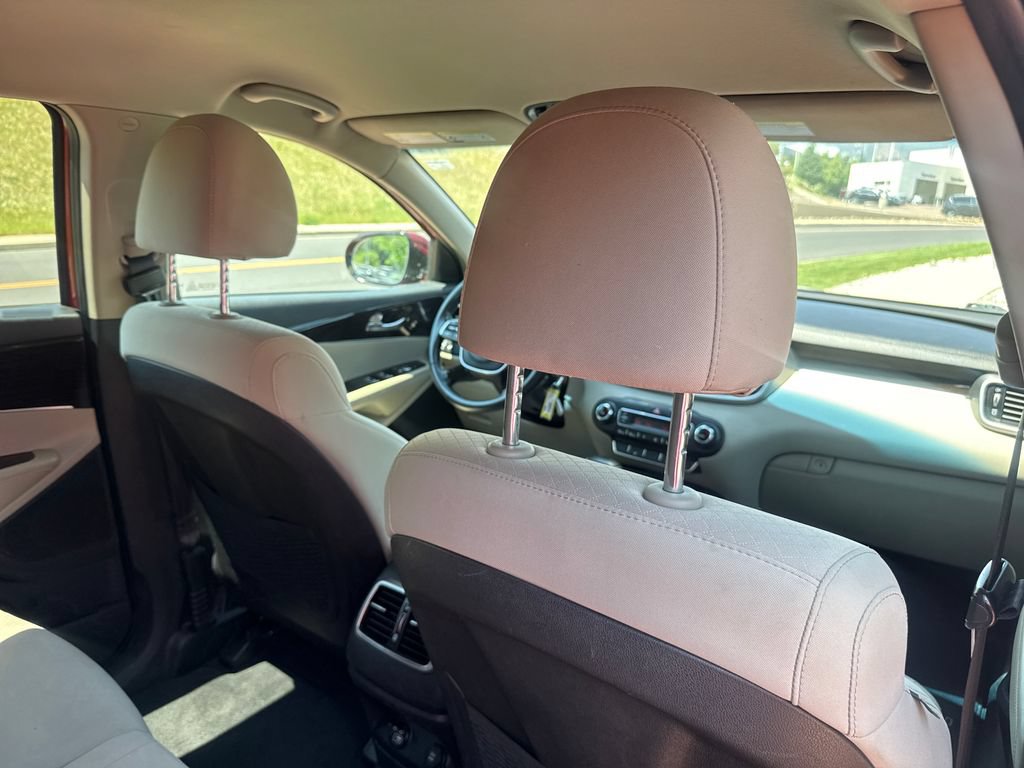 Used 2020 Kia Sorento LX w/ LX I4 Convenience Package AWD/4WD image 29