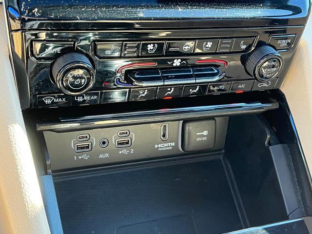 Used 2023 Jeep Grand Cherokee 4WD 4xe w/ Luxury Tech Group II image 16