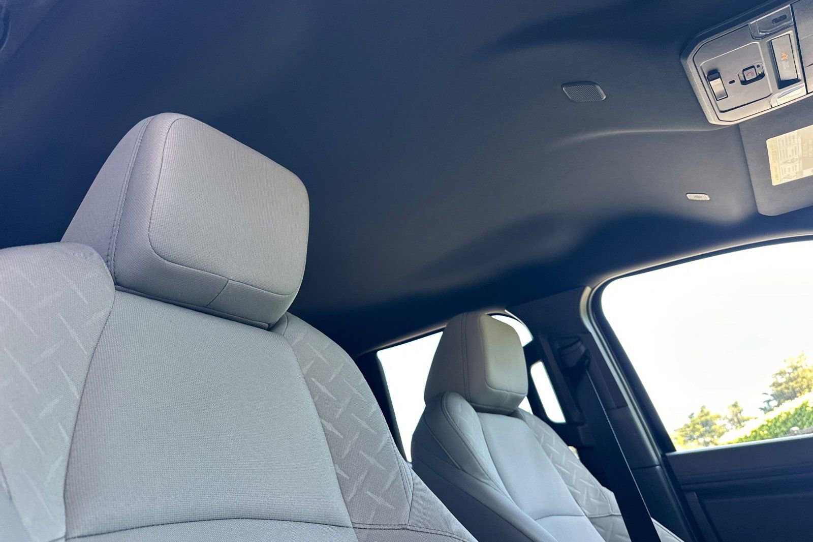 Used 2025 Toyota Tacoma SR5 AWD/4WD image 19