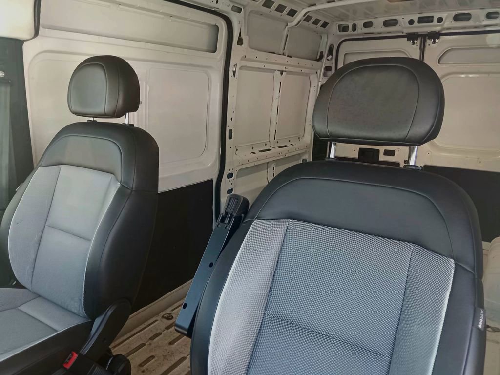 Used 2024 RAM ProMaster 2500 w/ Convenience Group FWD image 14