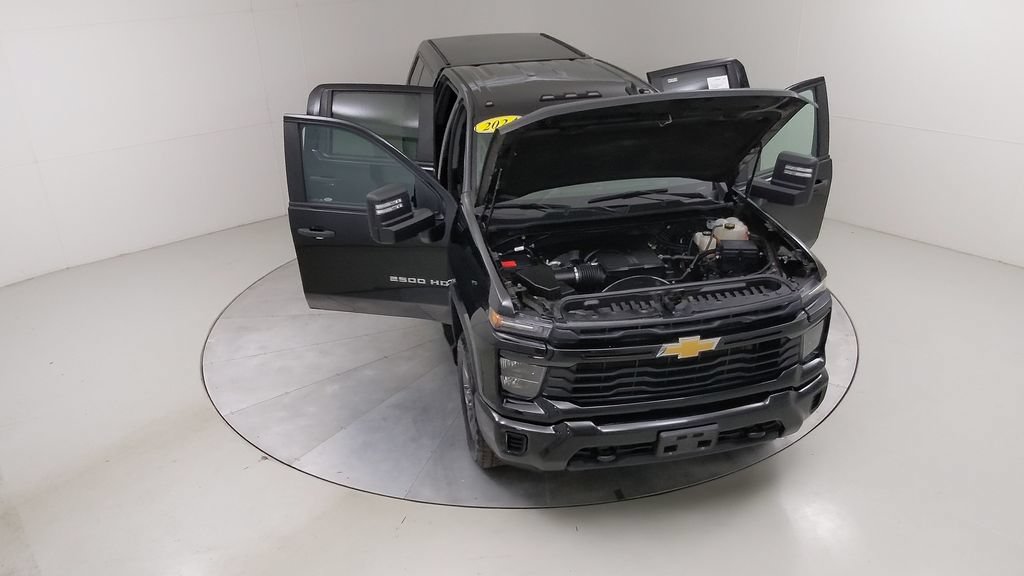 Used 2024 Chevrolet Silverado 2500 Custom w/ Custom Value Package AWD/4WD image 44