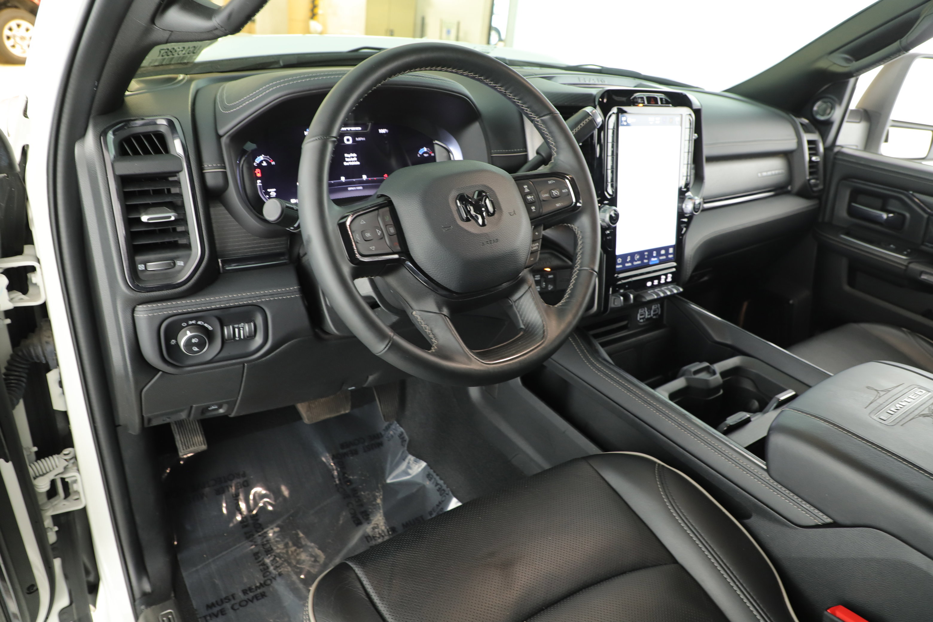 Used 2024 RAM 2500 Limited image 17