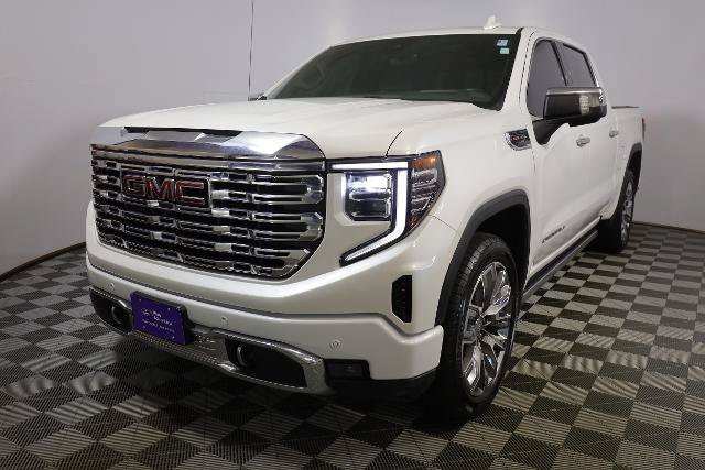 Used 2023 GMC Sierra 1500 Denali AWD/4WD image 3