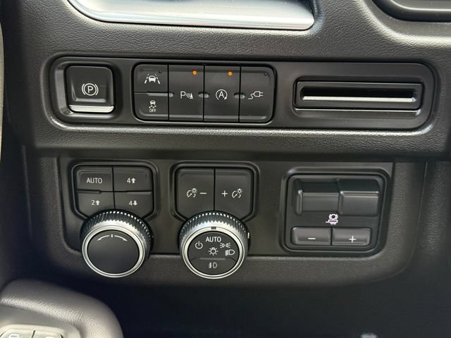 Used 2021 GMC Yukon SLT w/ SLT Luxury Plus Package AWD/4WD image 24