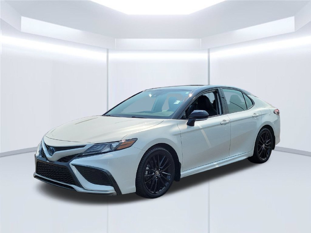 Used 2023 Toyota Camry XSE w/ Cold Weather Package FWD image 9