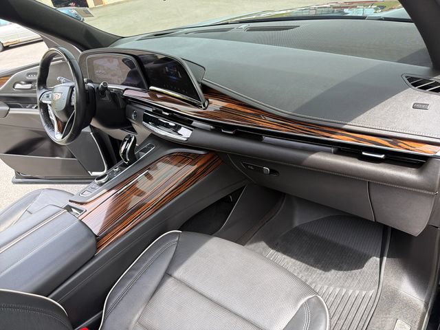 Used 2024 Cadillac Escalade ESV Premium Luxury w/ Performance Package AWD/4WD image 44