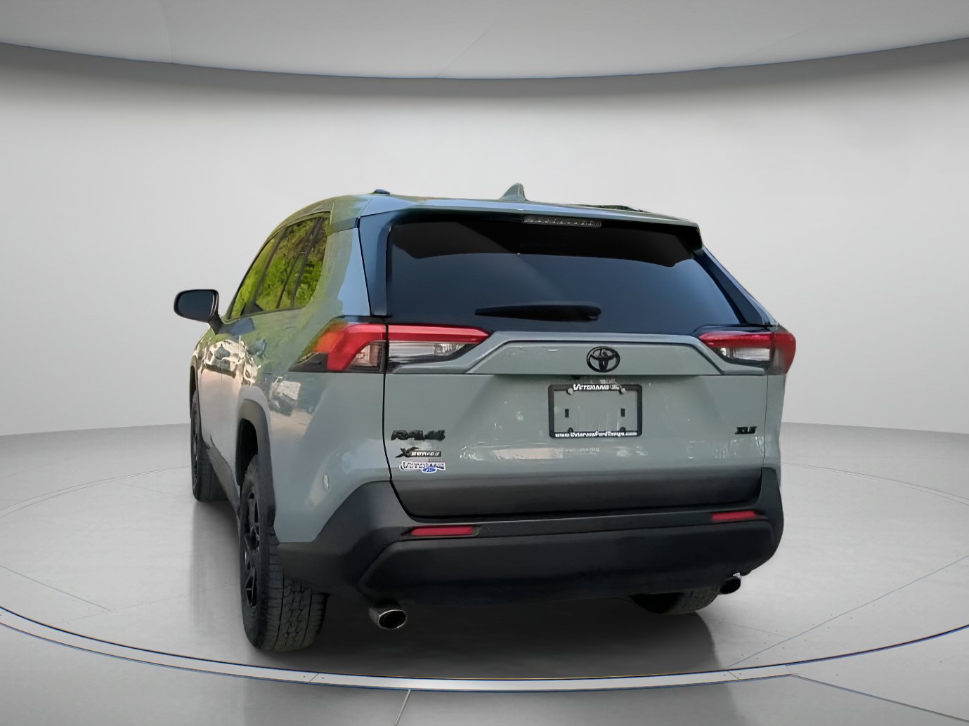 Used 2022 Toyota RAV4 XLE w/ Convenience Package FWD image 22