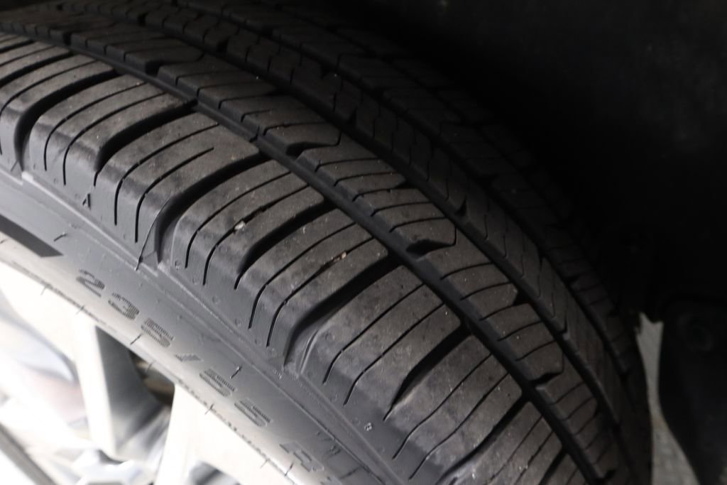 Used 2019 Toyota RAV4 XLE Premium w/ Cold Weather Package AWD/4WD image 20