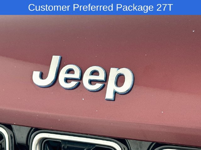 Used 2023 Jeep Grand Cherokee Summit w/ Luxury Tech Group V AWD/4WD image 30