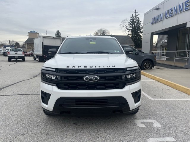 Certified 2022 Ford Expedition Limited image 3