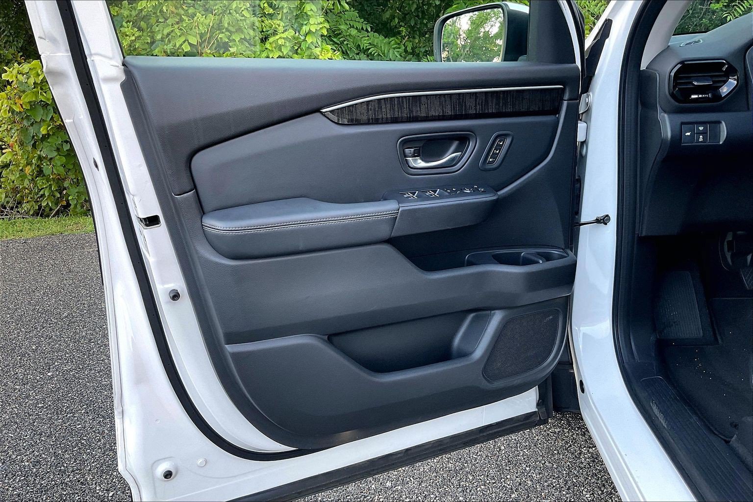 Used 2023 Honda Pilot Elite image 23