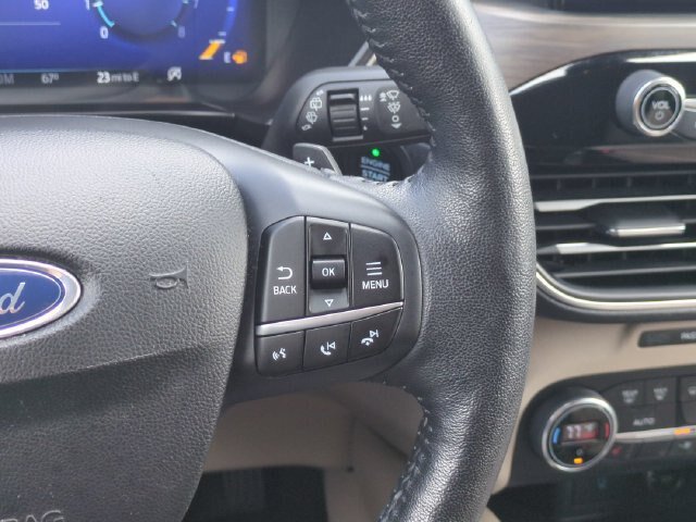 Certified 2020 Ford Escape Titanium AWD/4WD image 17