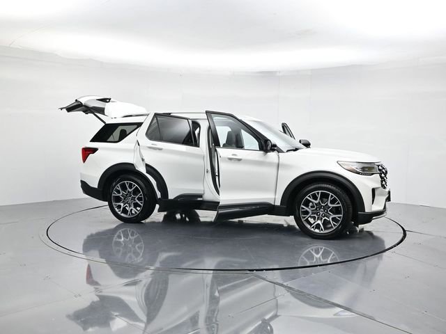 Certified 2025 Ford Explorer Platinum w/ Ultimate Package image 48